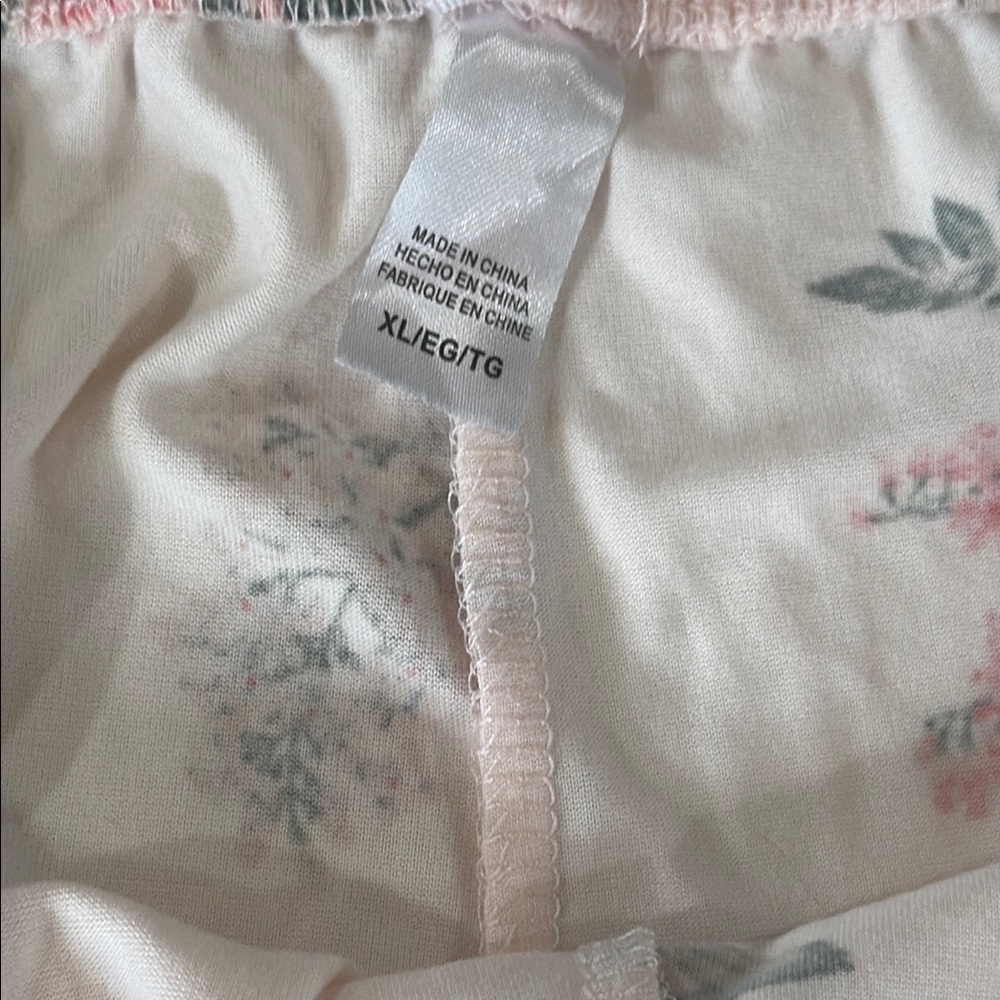 Flora Nikrooz Pink and Cream Floral Sleepwear Set 3 pieces - Picture 4 of 9